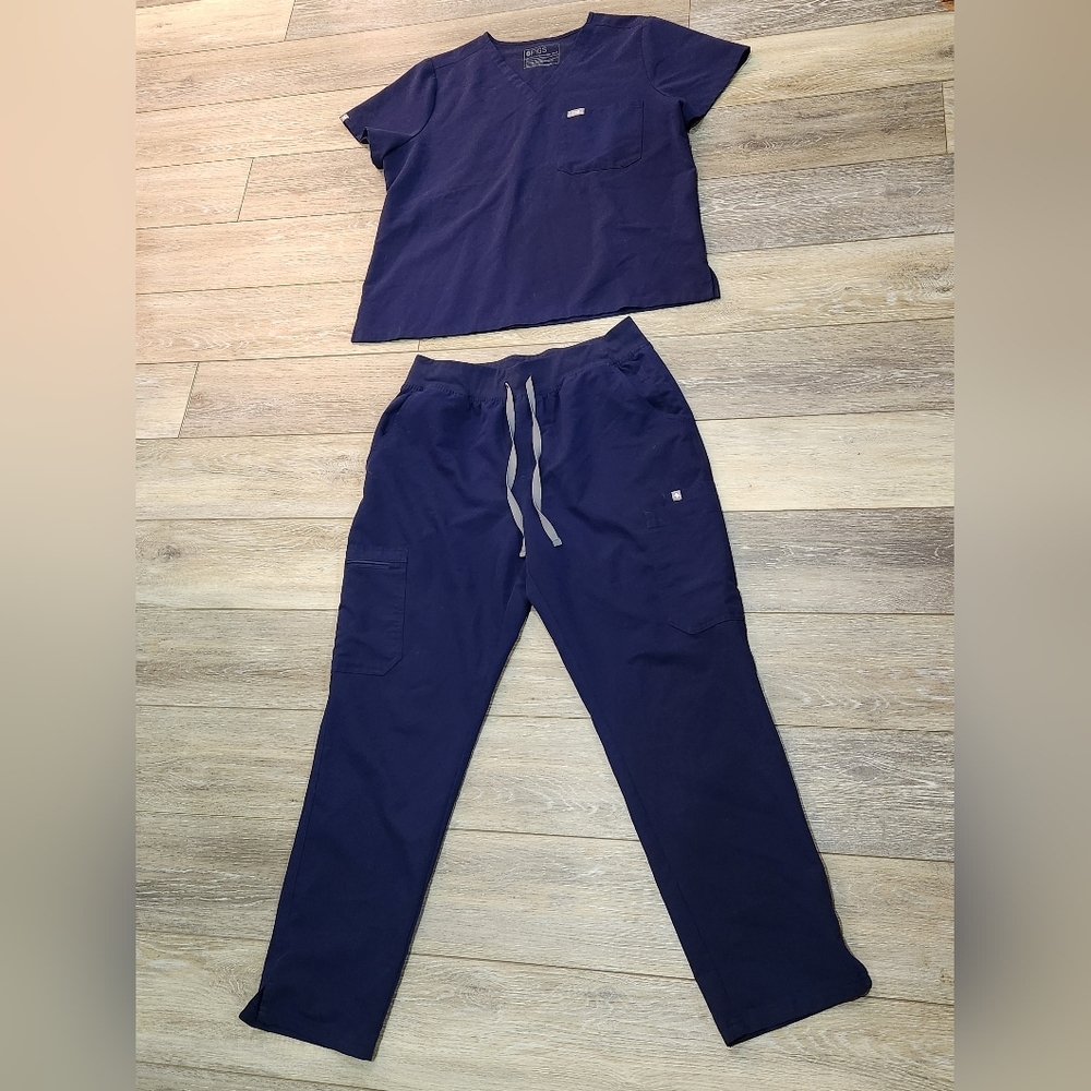 Figs Woman's Navy Blue Scrub Set Size L Petite Pants XL Petite Top